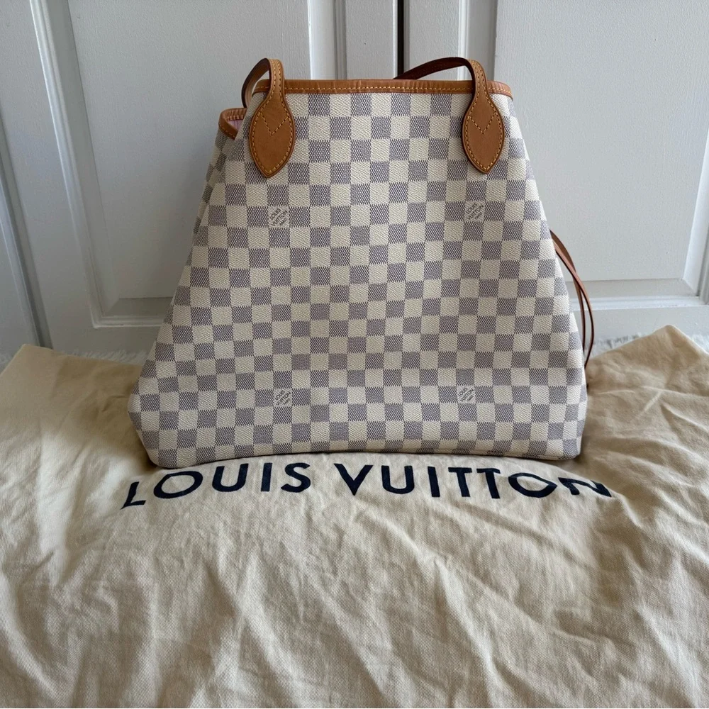 Authentic Louis Vuitton GM Neverfull - Picture 9 of 16